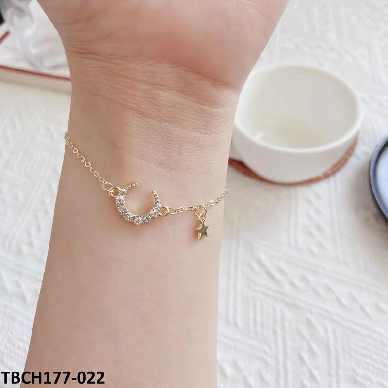 🌙✨ Moon & Star Hand Bracelet – Celestial Charm! ✨🌟