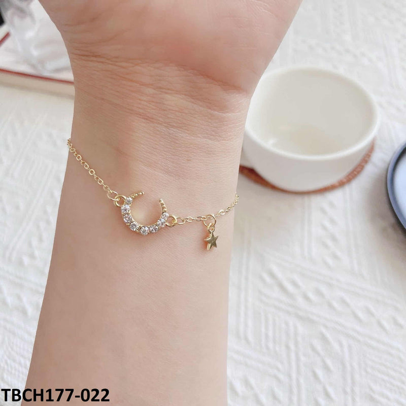 🌙✨ Moon & Star Hand Bracelet – Celestial Chic! ✨🌟